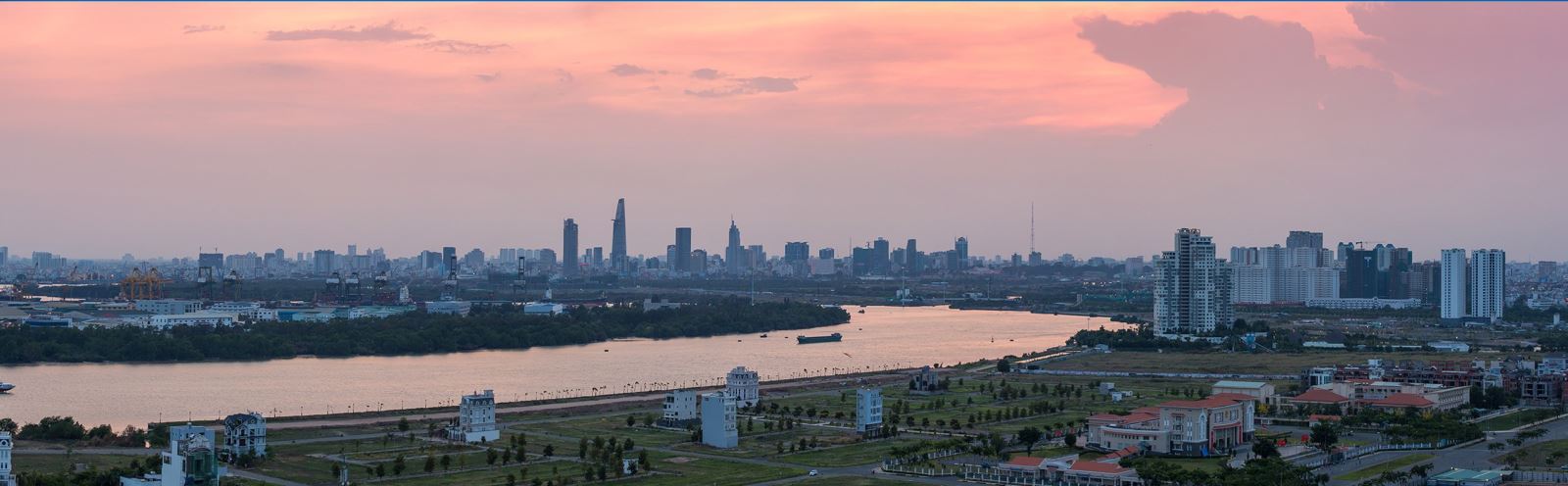 Hướng Tây Bắc -  View sông Sài Gòn & Trung Tâm Quận 1